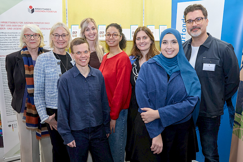 v.l.n.r.: Regula Venske, Iris Kruse, Ines Dettmann, Franziska Hörner, Ayşe Klinge, Anna Maria Praßler, Basma Hallak, Jan Standke