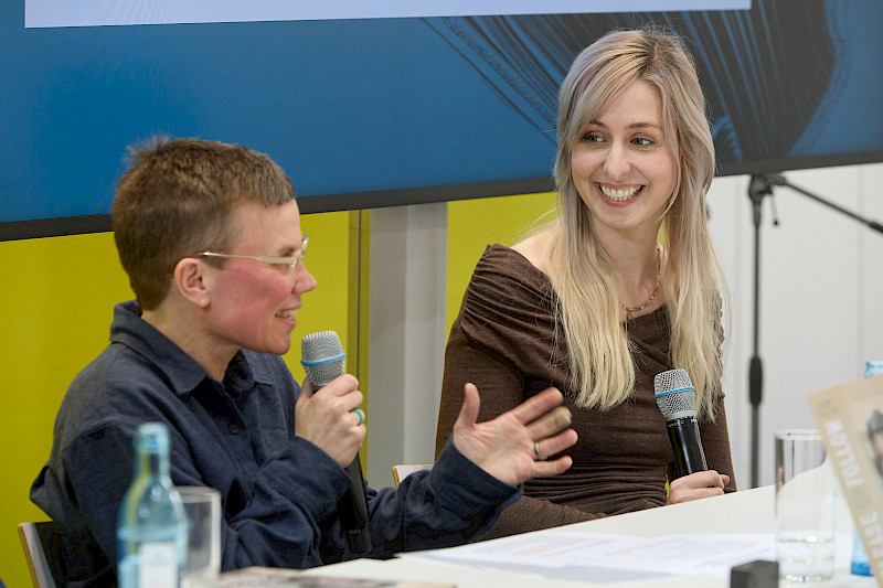 Franziska Hörner im Gespräch mit Jurymitglied Ines Dettmann