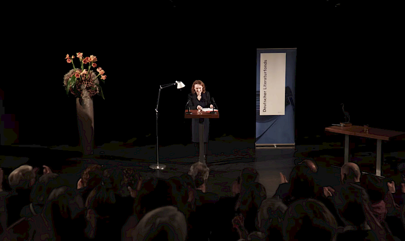 Nora Bossong am Pult